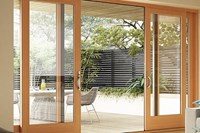 Tại sao nên chọn cửa kính cường lực khung gỗ cho ngôi nhà của bạn?